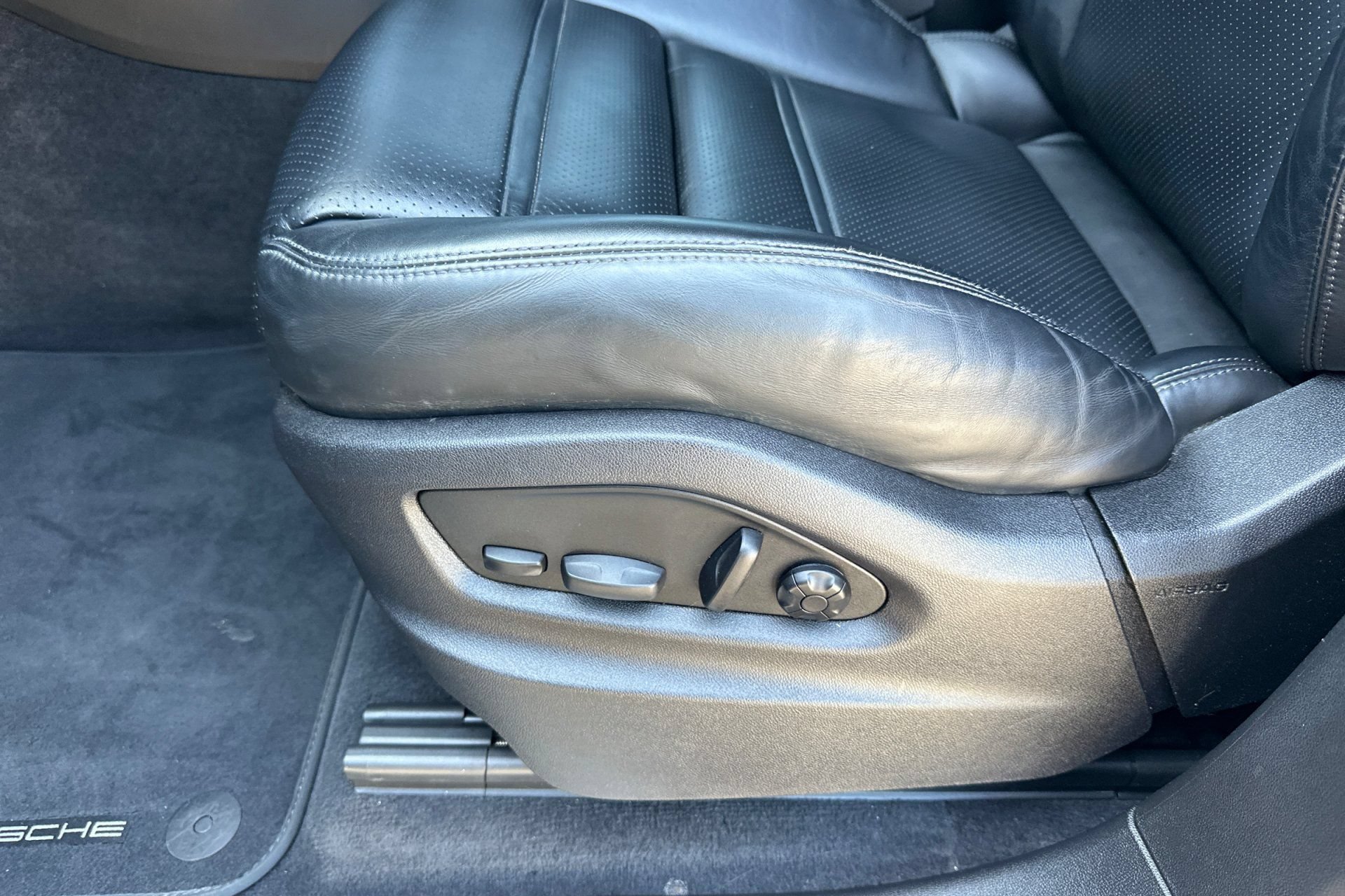 Certified 2023 Porsche Cayenne AWD/4WD image 14