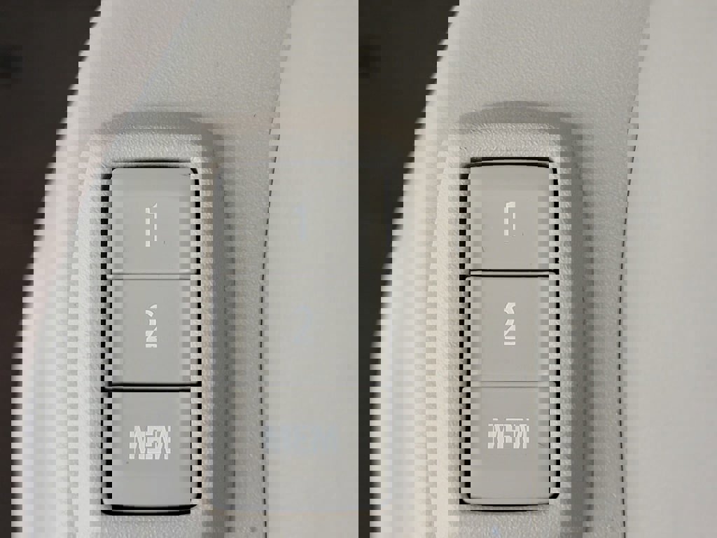 Used 2015 Cadillac SRX Luxury FWD image 31