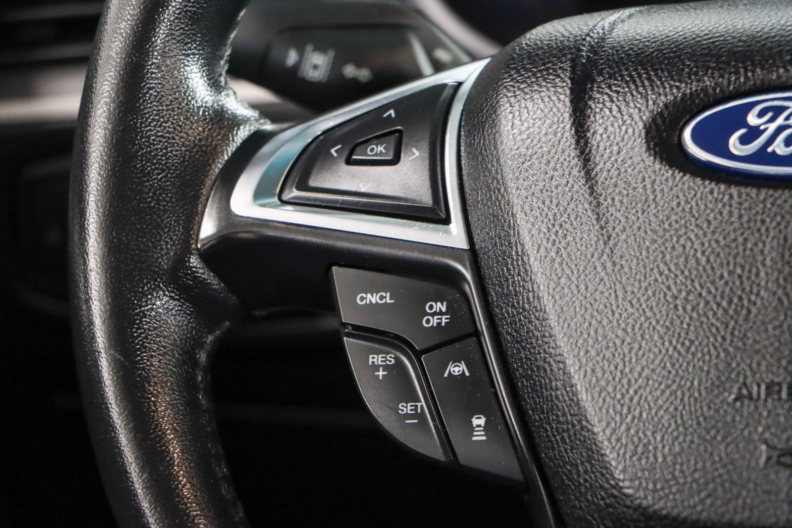 Used 2022 Ford Edge SEL image 13