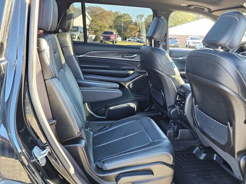 Used 2023 Jeep Grand Cherokee L Overland image 19