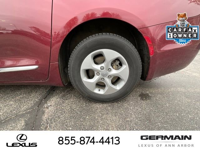 Used 2018 Chrysler Pacifica Touring-L FWD image 24