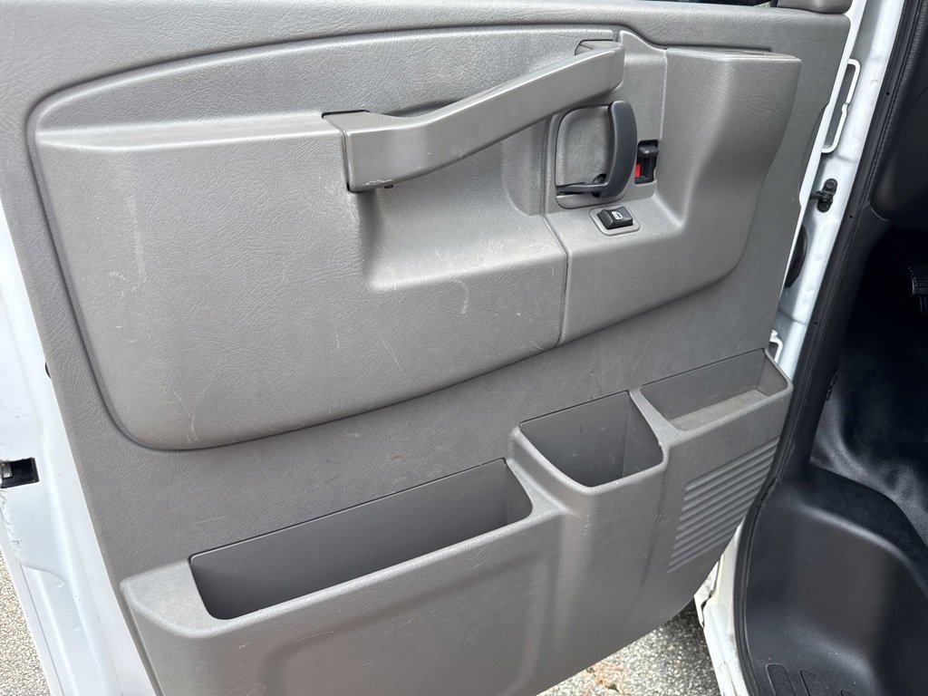 Used 2019 Chevrolet Express 2500 image 18