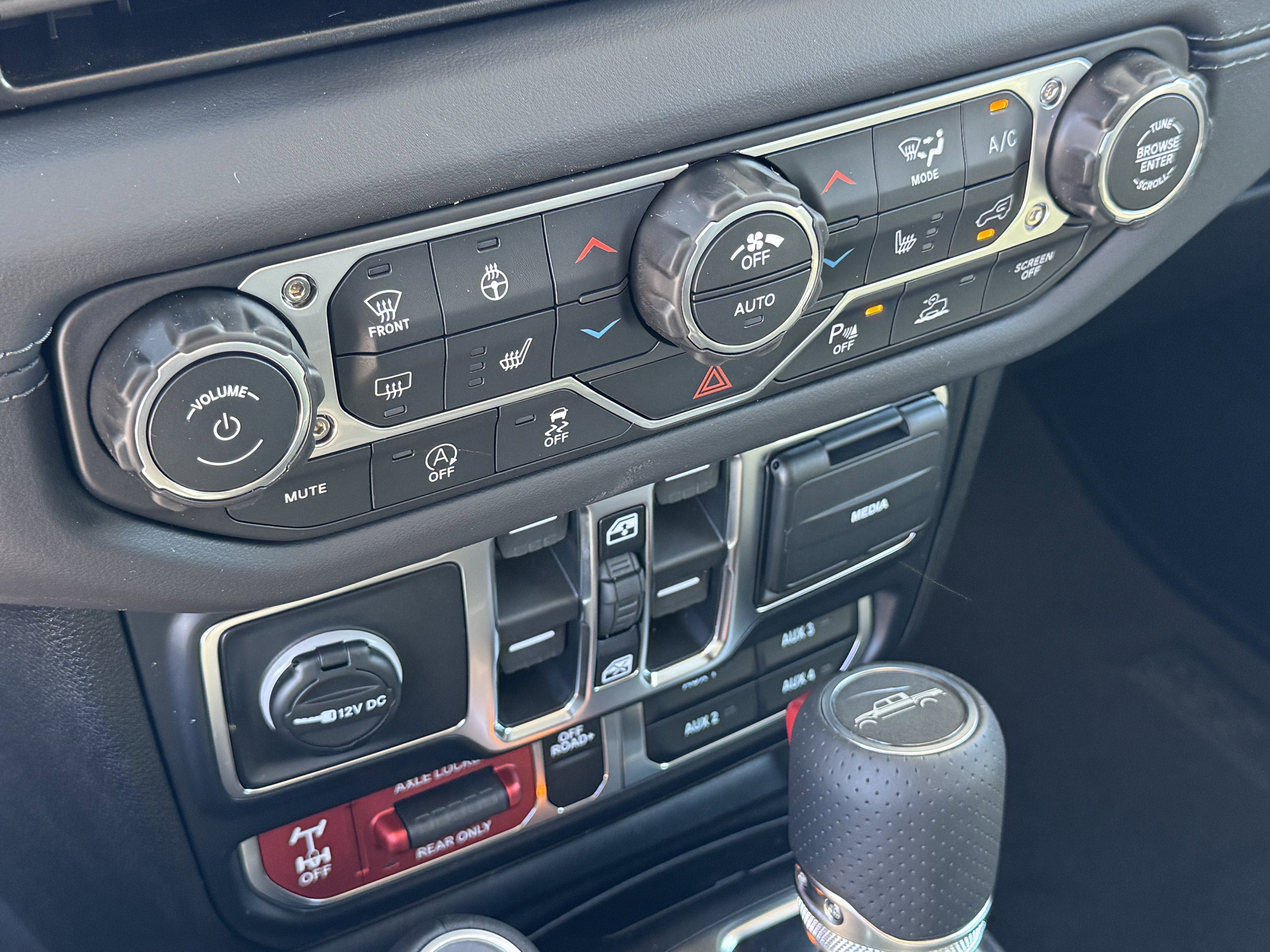 New 2026 Jeep Gladiator Mojave AWD/4WD image 19