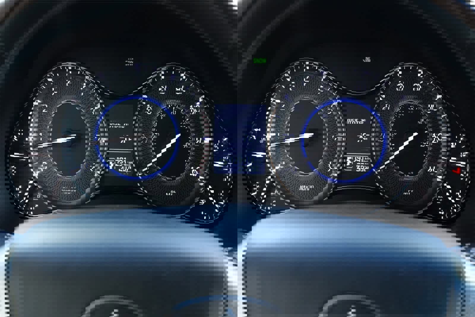 Used 2017 INFINITI QX80 2WD w/ Driver Assistance Package image 12