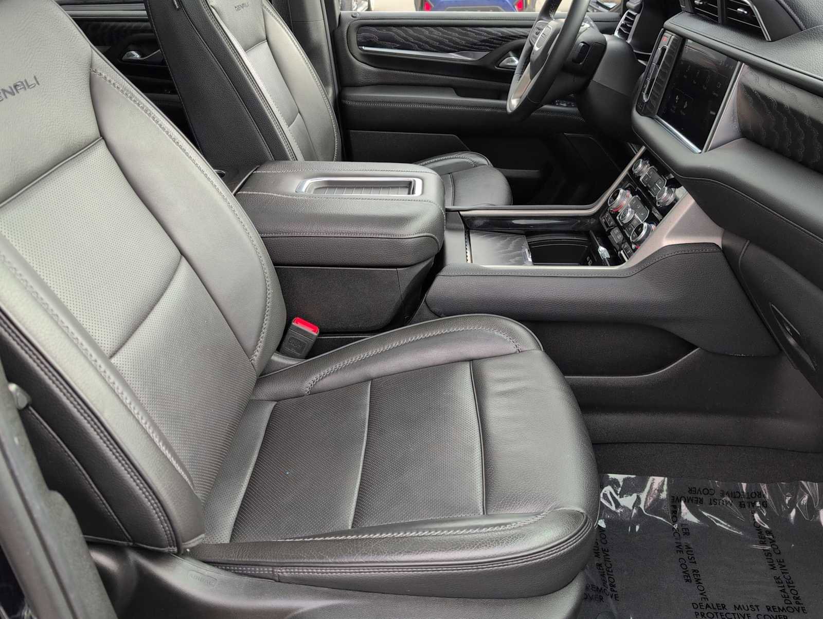 Used 2024 GMC Yukon XL Denali image 24