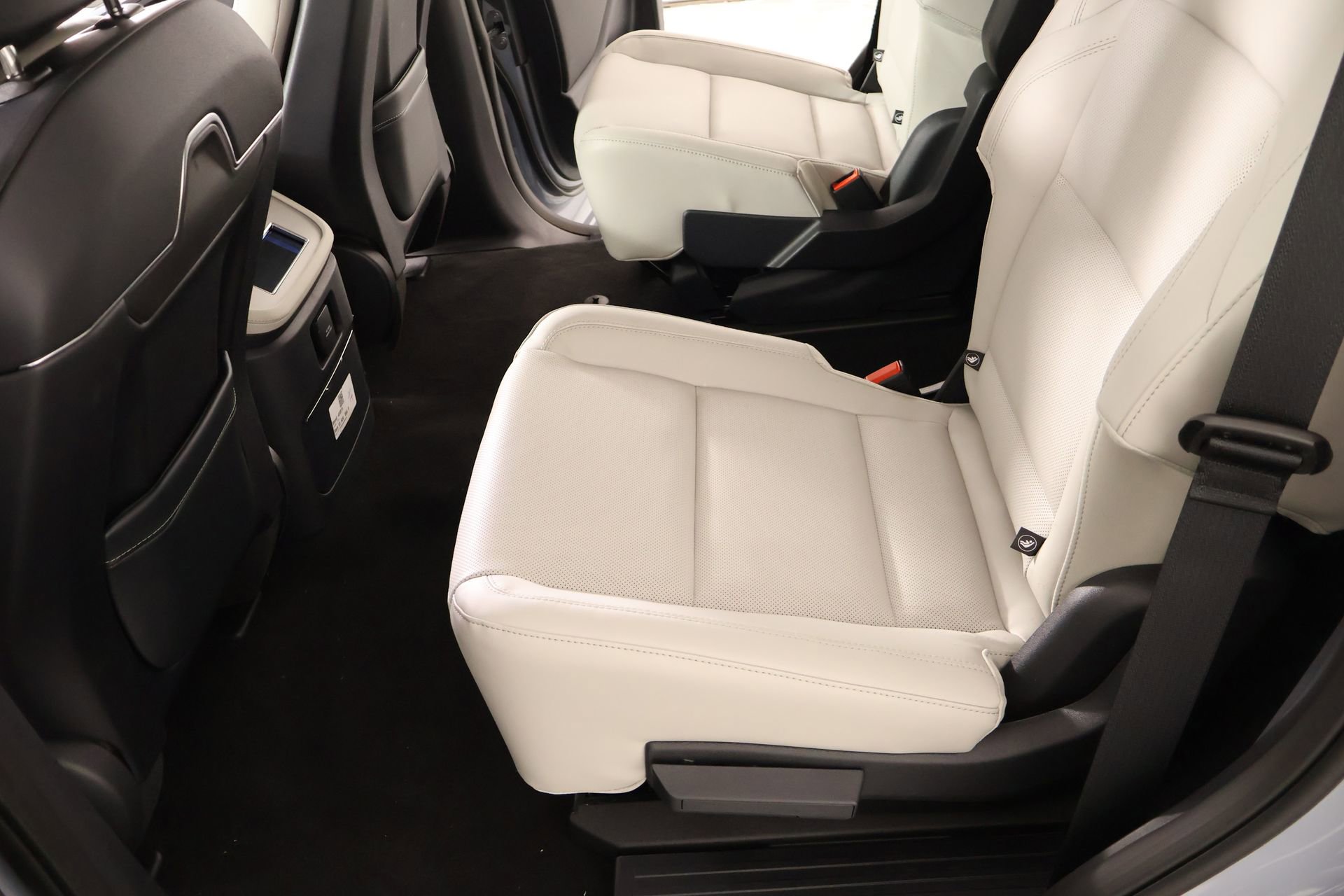 New 2026 Lincoln Navigator Premiere AWD/4WD image 13