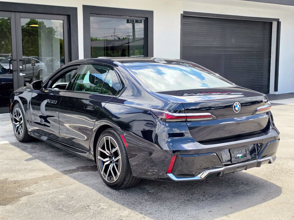 Used 2025 BMW 740i xDrive AWD/4WD image 3