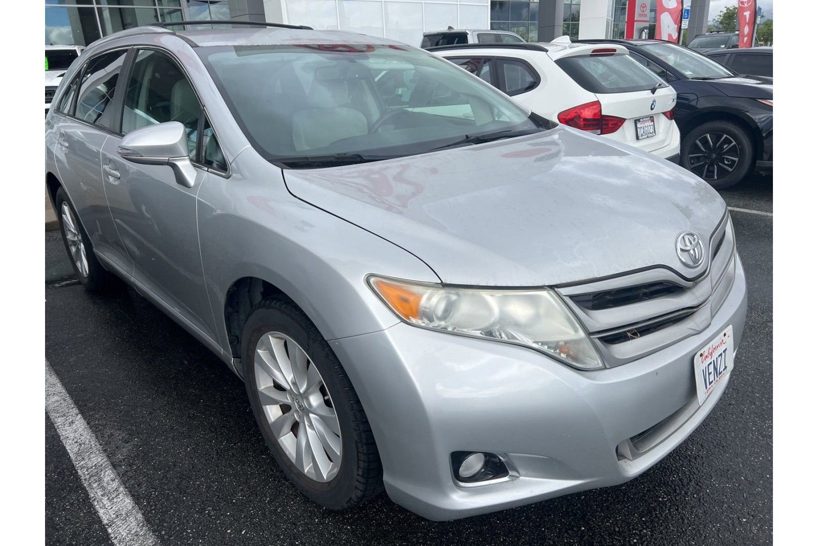 Used 2013 Toyota Venza LE FWD image 3
