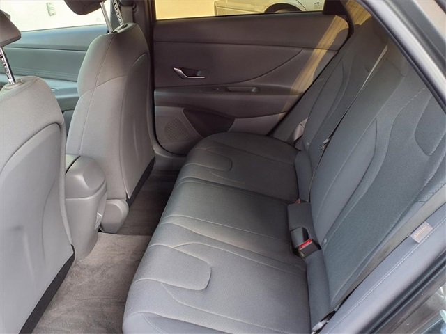 Used 2023 Chrysler 300 S image 9