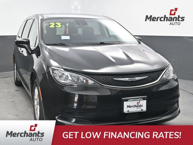 Used 2023 Chrysler Voyager LX FWD image 1