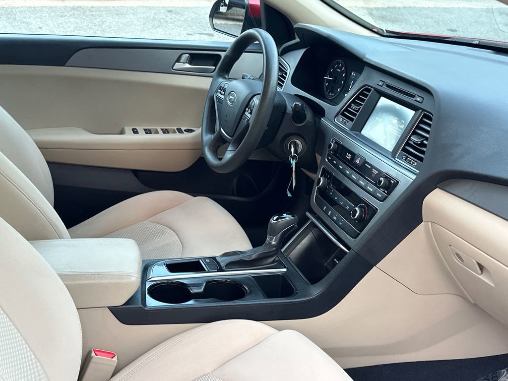 Used 2017 Hyundai Sonata SE FWD image 10