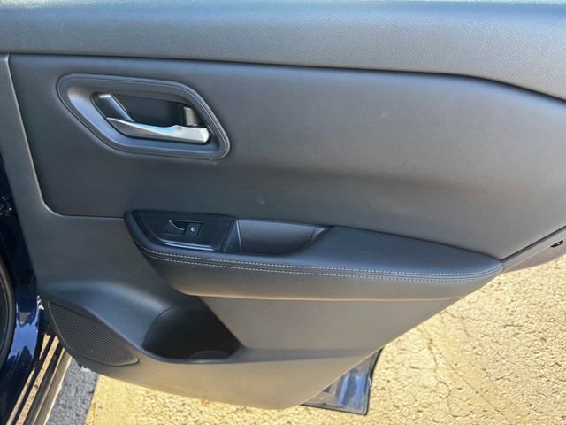 Used 2025 Nissan Rogue SV image 15