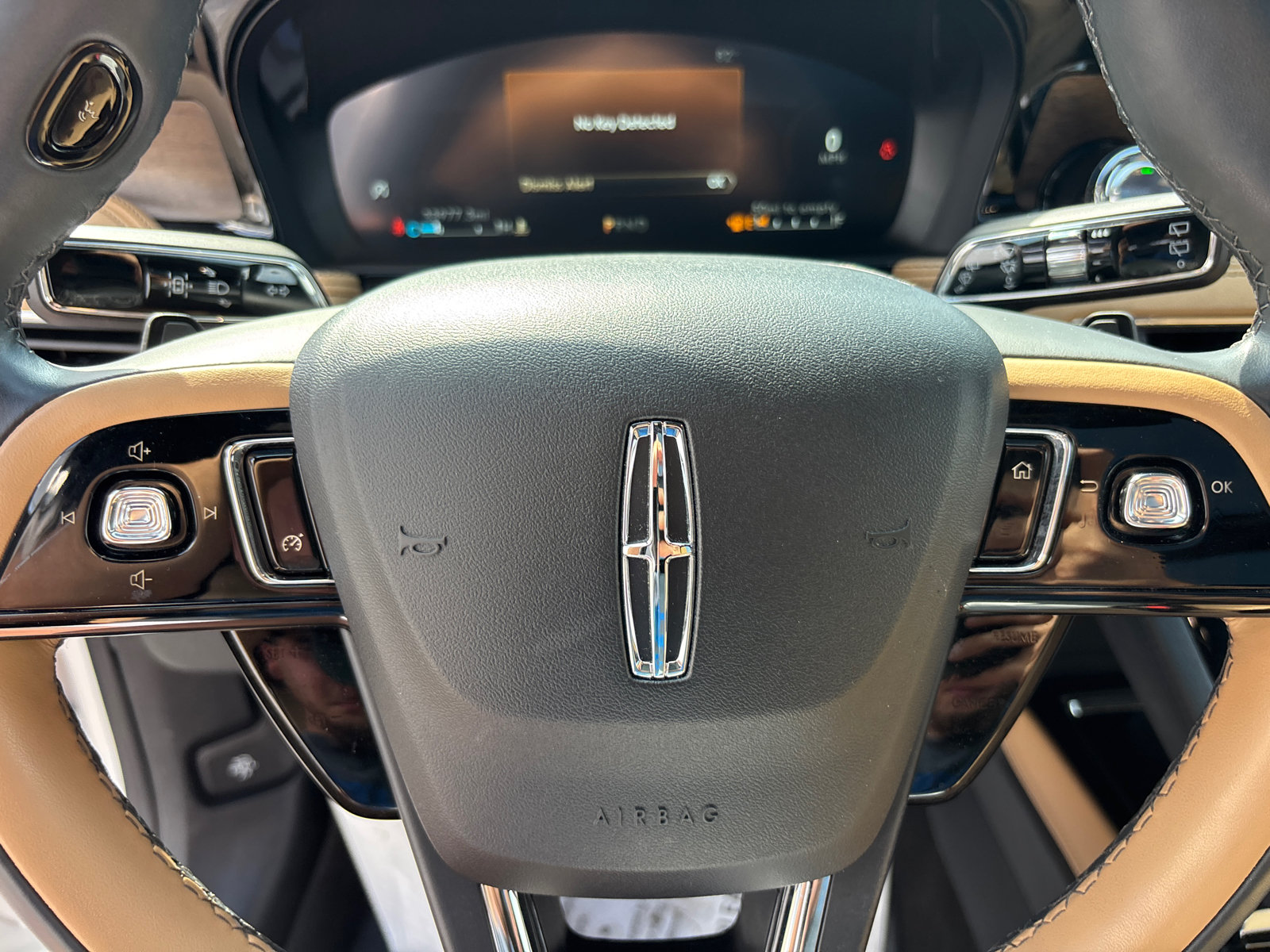 Certified 2021 Lincoln Corsair Reserve w/ Elements Package AWD/4WD image 16