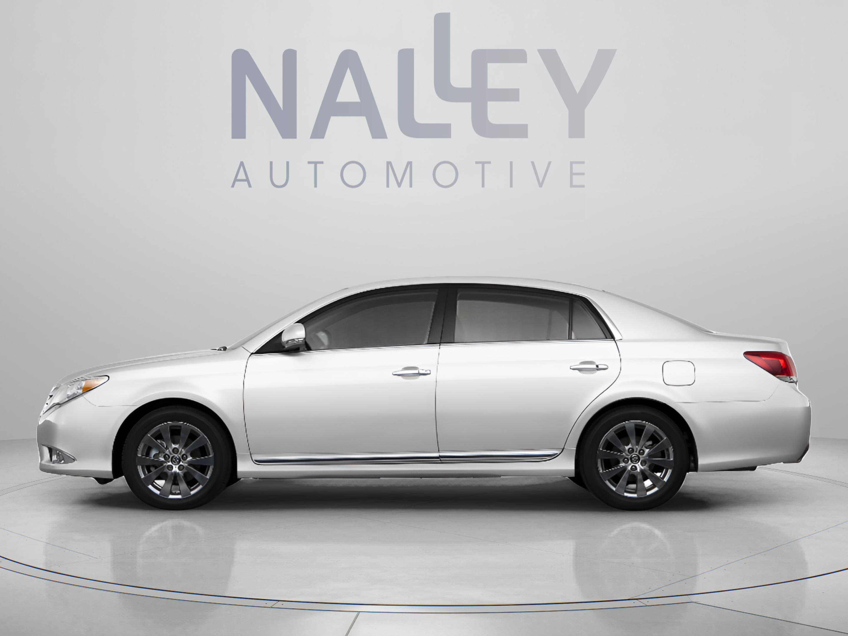 Used 2011 Toyota Avalon Limited FWD image 2