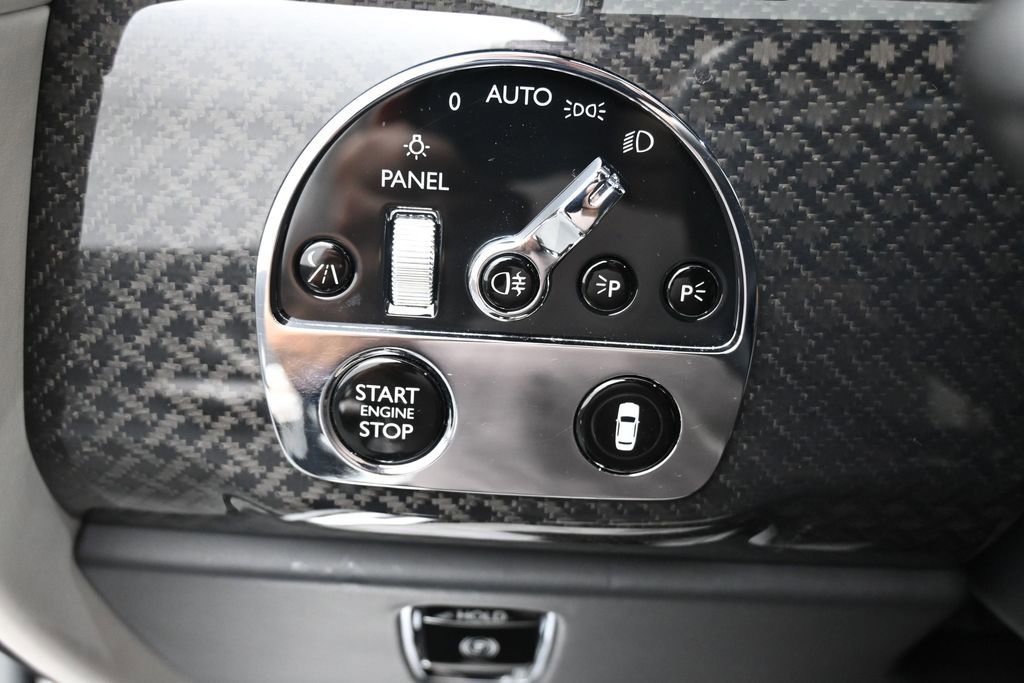 Used 2021 Rolls-Royce Cullinan Black Badge AWD/4WD image 20