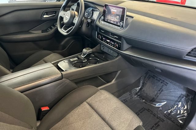 Used 2024 Nissan Rogue SV FWD image 18