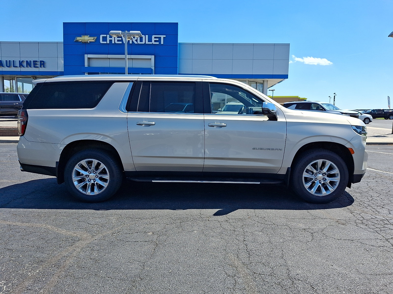 Certified 2024 Chevrolet Suburban Premier AWD/4WD image 7
