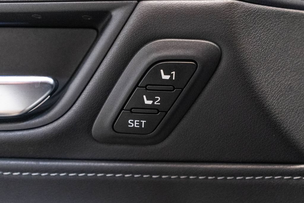 Certified 2024 Toyota Venza XLE AWD/4WD image 21