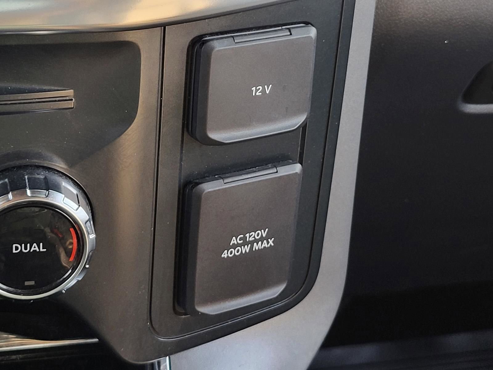 Used 2025 Ford F150 Lariat w/ Equipment Group 501A Mid image 29