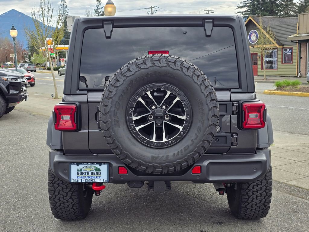 Used 2024 Jeep Wrangler Unlimited Rubicon w/ XTREMEE 35" Tire Package image 6