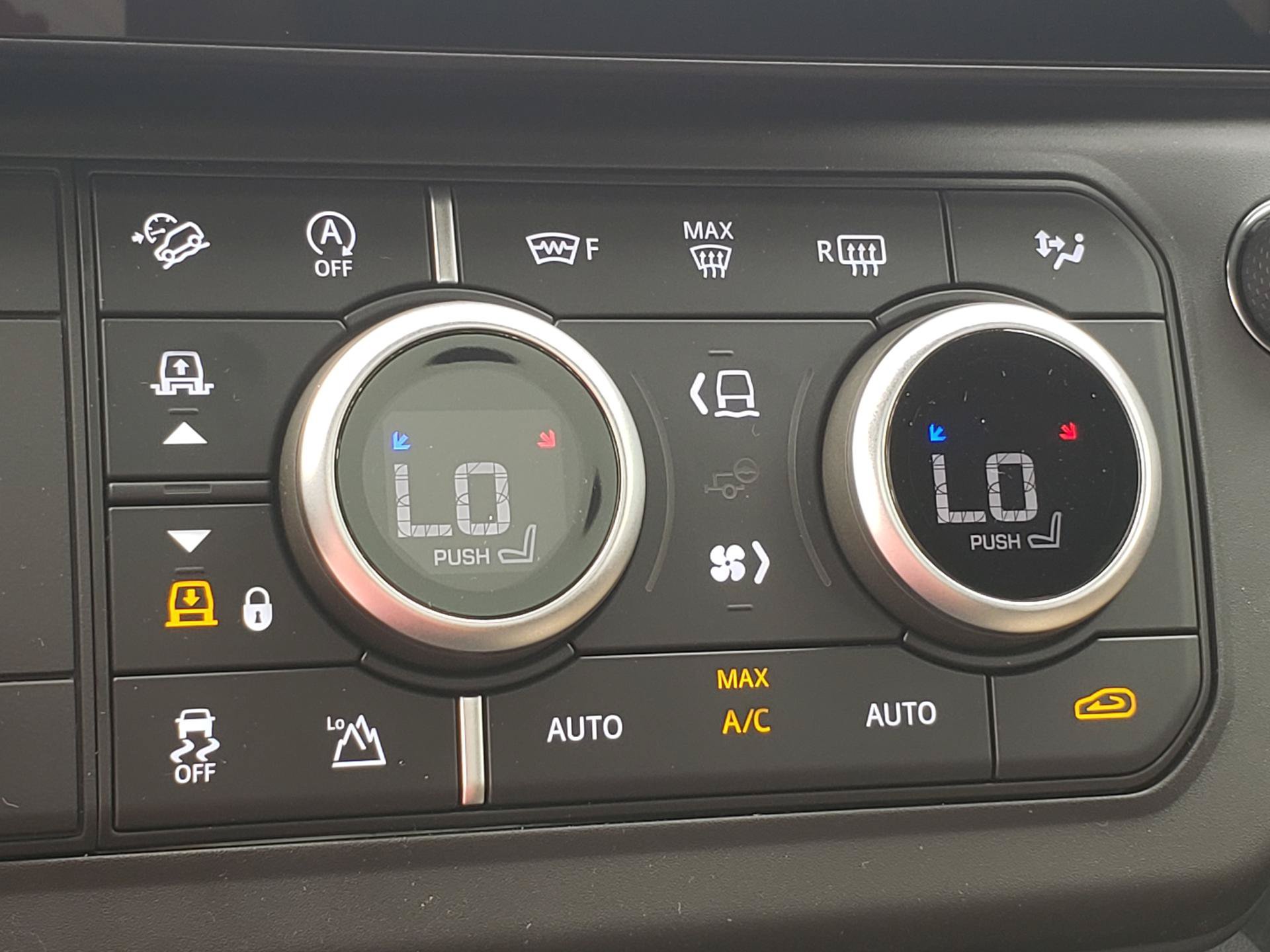 New 2026 Land Rover Defender 130 X-Dynamic SE AWD/4WD image 26