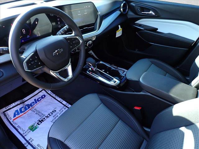 New 2026 Chevrolet Trax LT w/ Midnight Edition FWD image 11