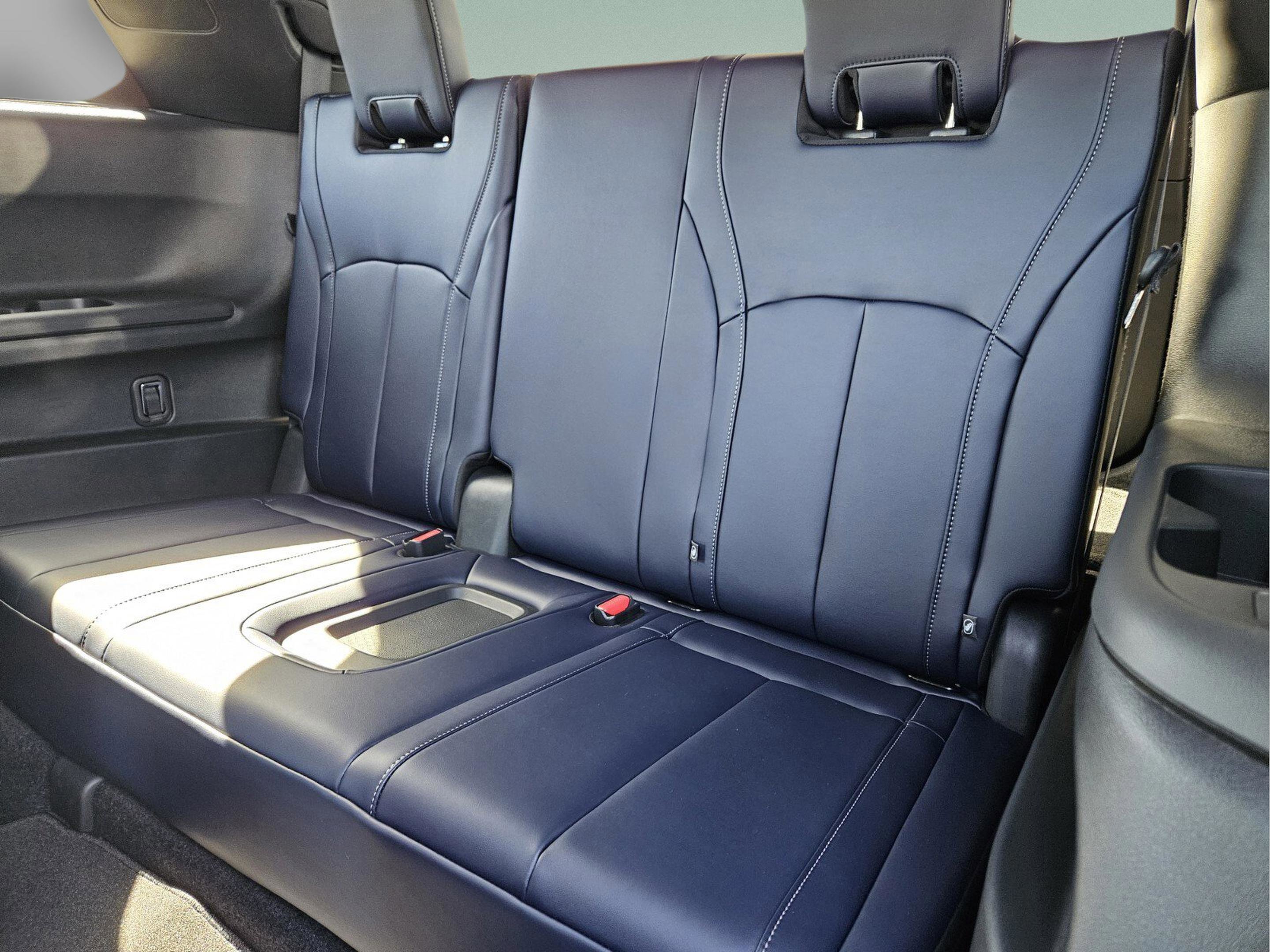 New 2026 INFINITI QX60 Luxe w/ Dark Cargo Package image 16