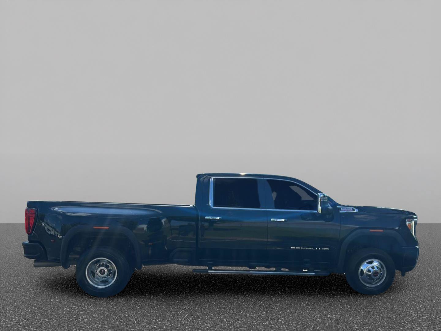 Certified 2022 GMC Sierra 3500 Denali w/ Technology Package AWD/4WD image 7