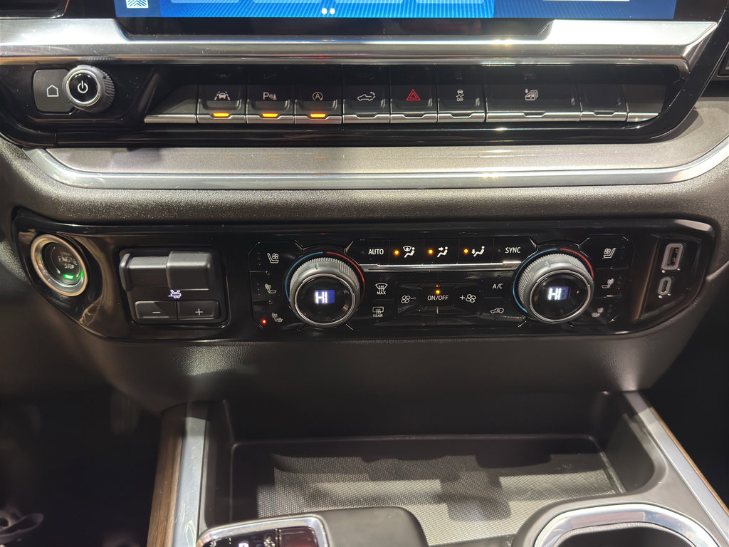 Used 2025 Chevrolet Silverado 1500 High Country w/ High Country Premium Package AWD/4WD image 33