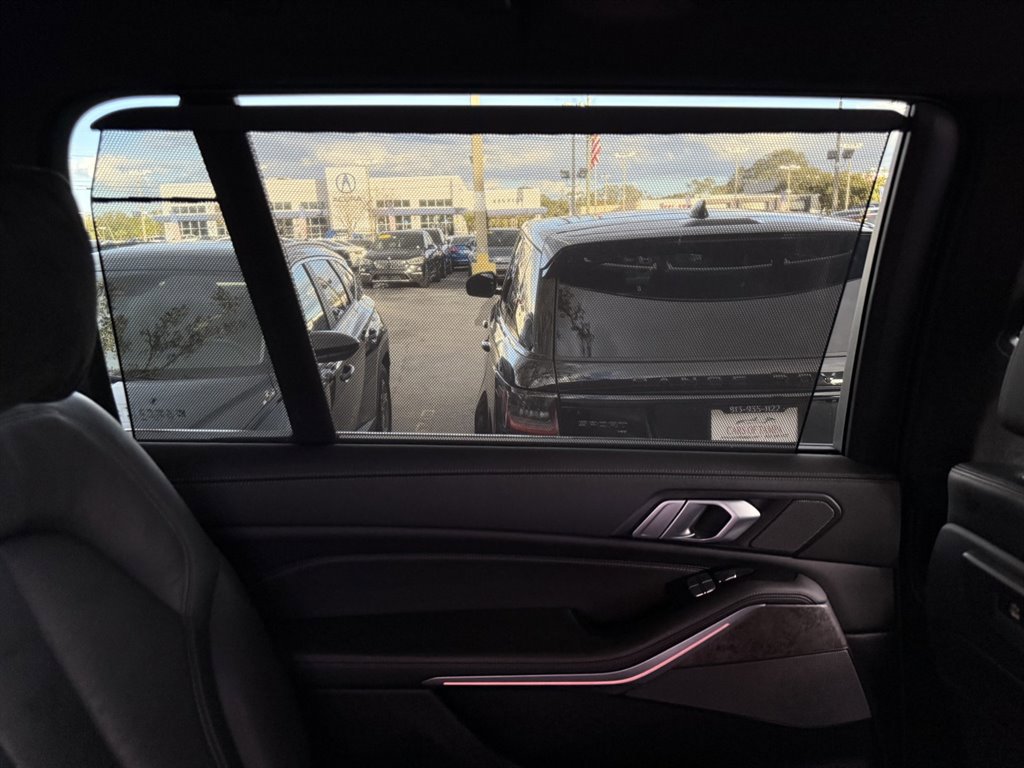 Used 2020 BMW X7 M50i w/ Executive Package image 21