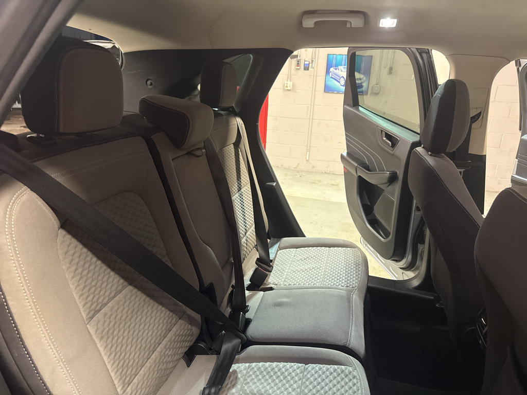Used 2022 Ford Escape SE w/ Convenience Package FWD image 25