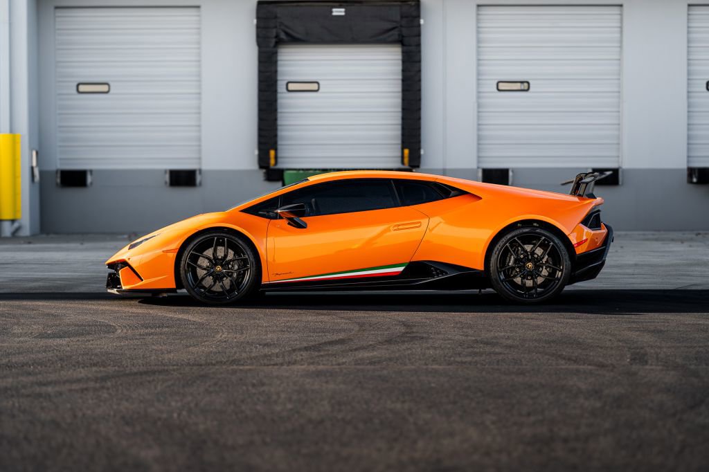Used 2018 Lamborghini Huracan Performante image 9