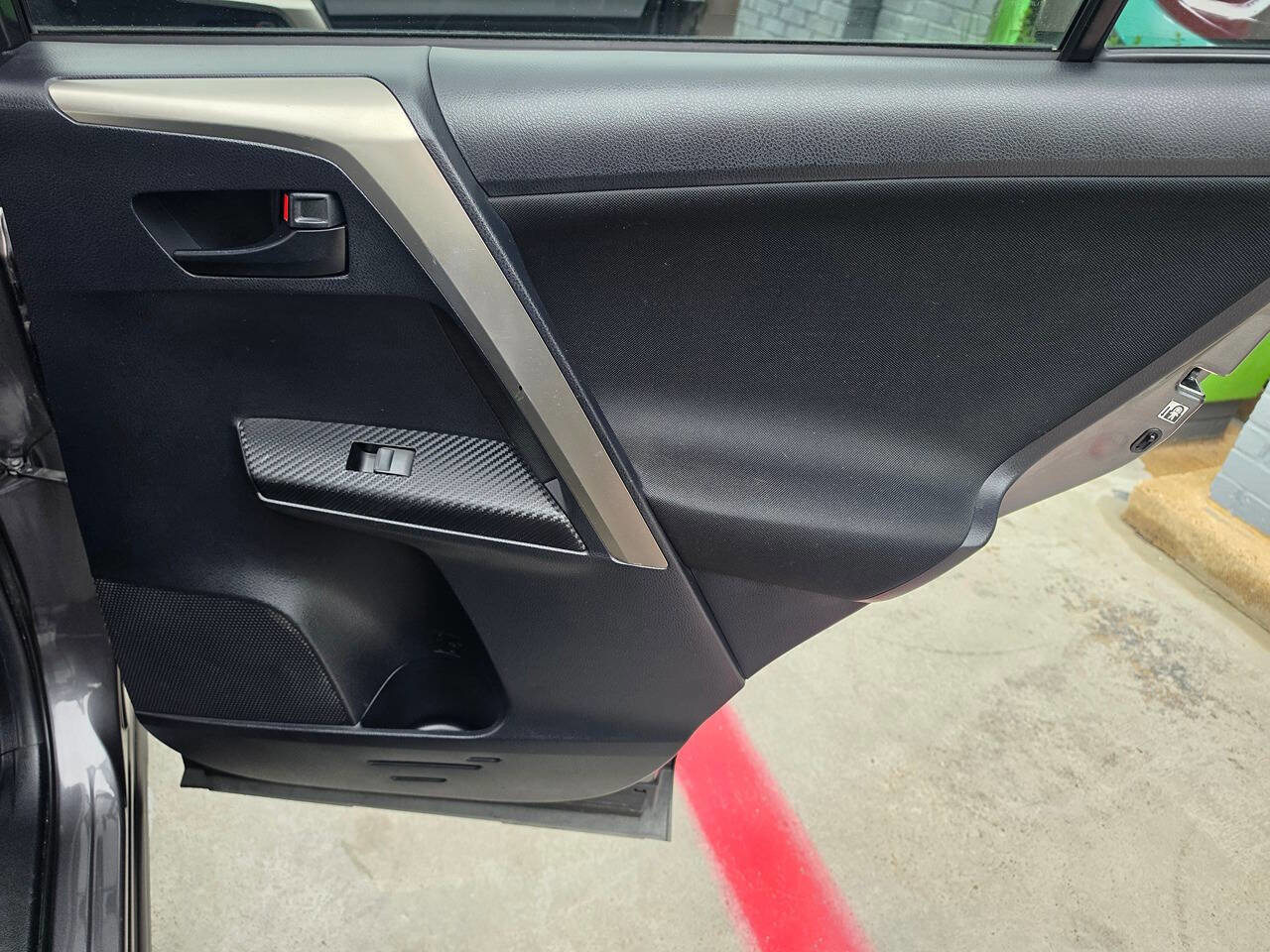 Used 2013 Toyota RAV4 XLE FWD image 30