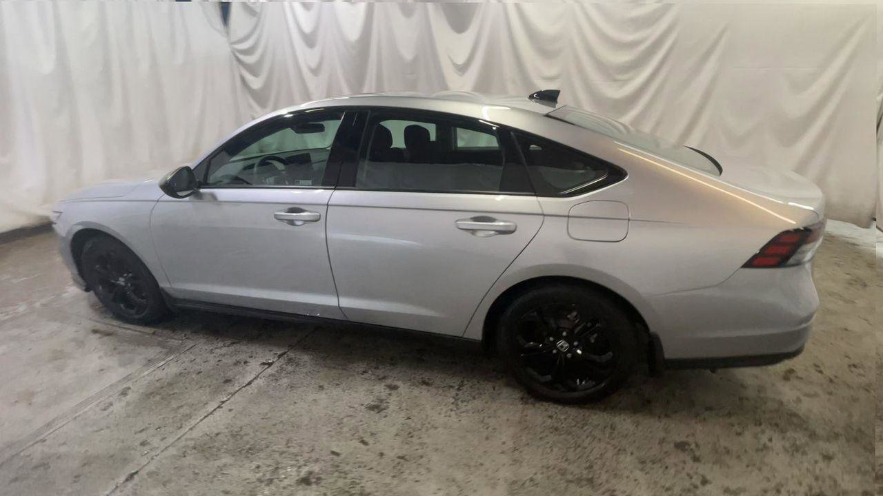 Certified 2025 Honda Accord SE image 6