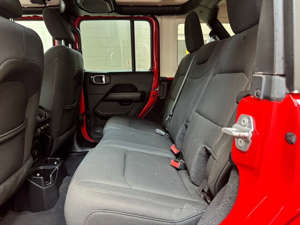 Used 2019 Jeep Wrangler Unlimited Sahara image 15