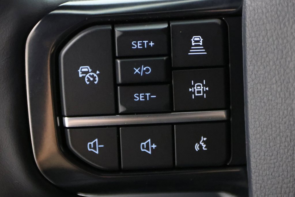 Used 2025 Ford F450 Platinum w/ FX4 Off-Road Package image 25