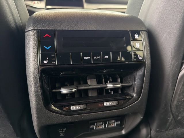 Used 2024 Jeep Grand Cherokee L Limited w/ Luxury Tech Group II AWD/4WD image 18