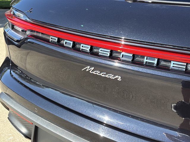 Used 2025 Porsche Macan AWD/4WD image 6