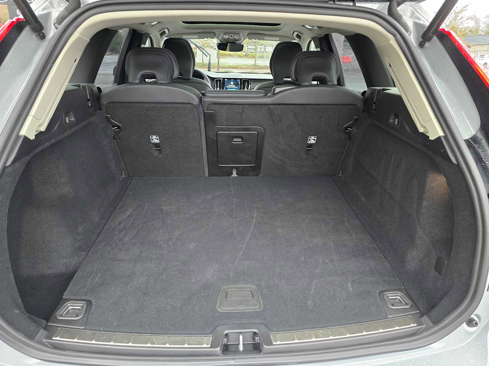 Certified 2025 Volvo XC60 B5 Plus image 14