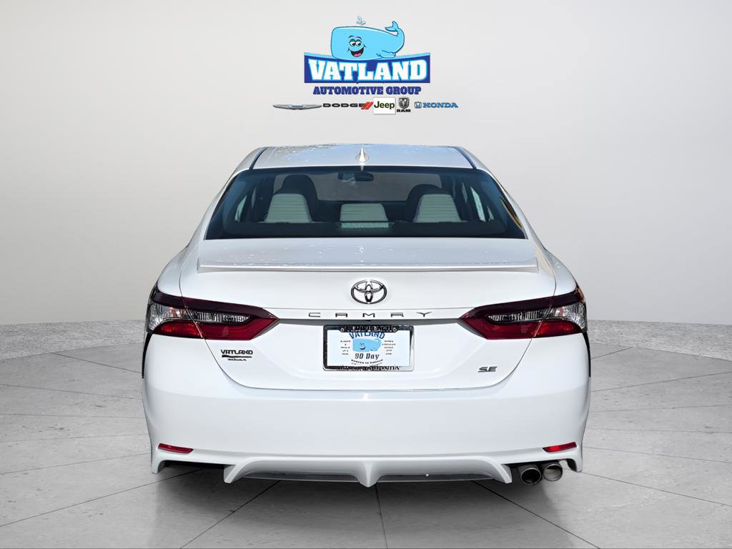 Used 2023 Toyota Camry SE image 4