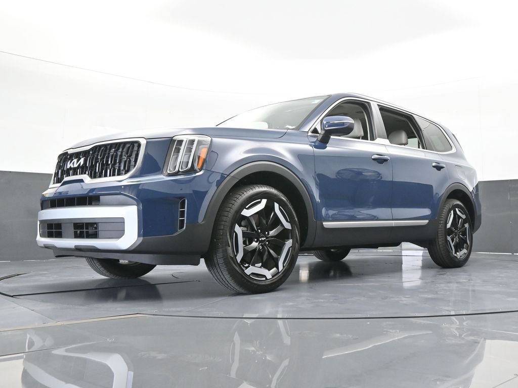Used 2025 Kia Telluride EX w/ EX Captain's Chair Package image 61