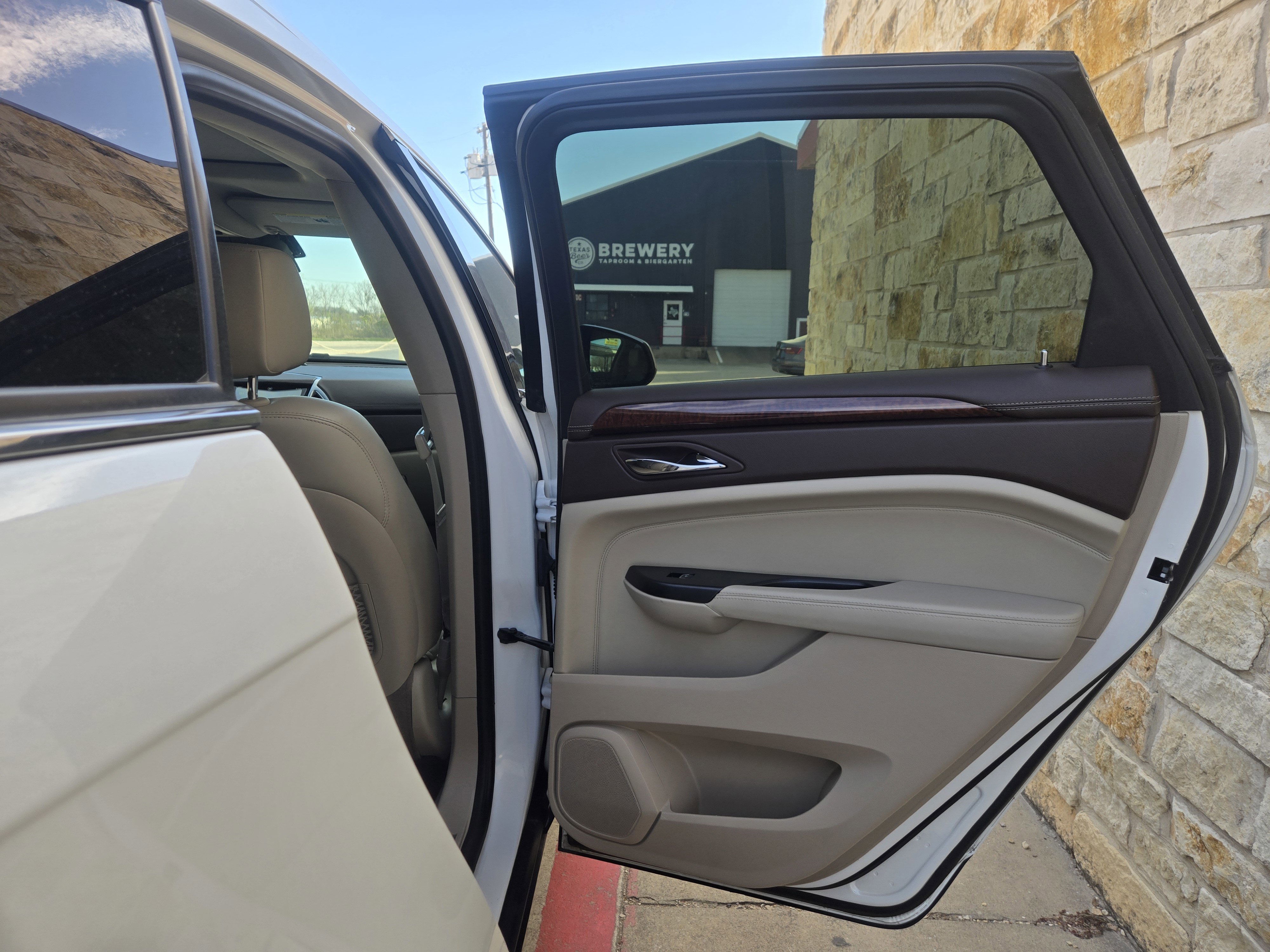 Used 2014 Cadillac SRX Luxury w/ Driver Awareness Package image 10