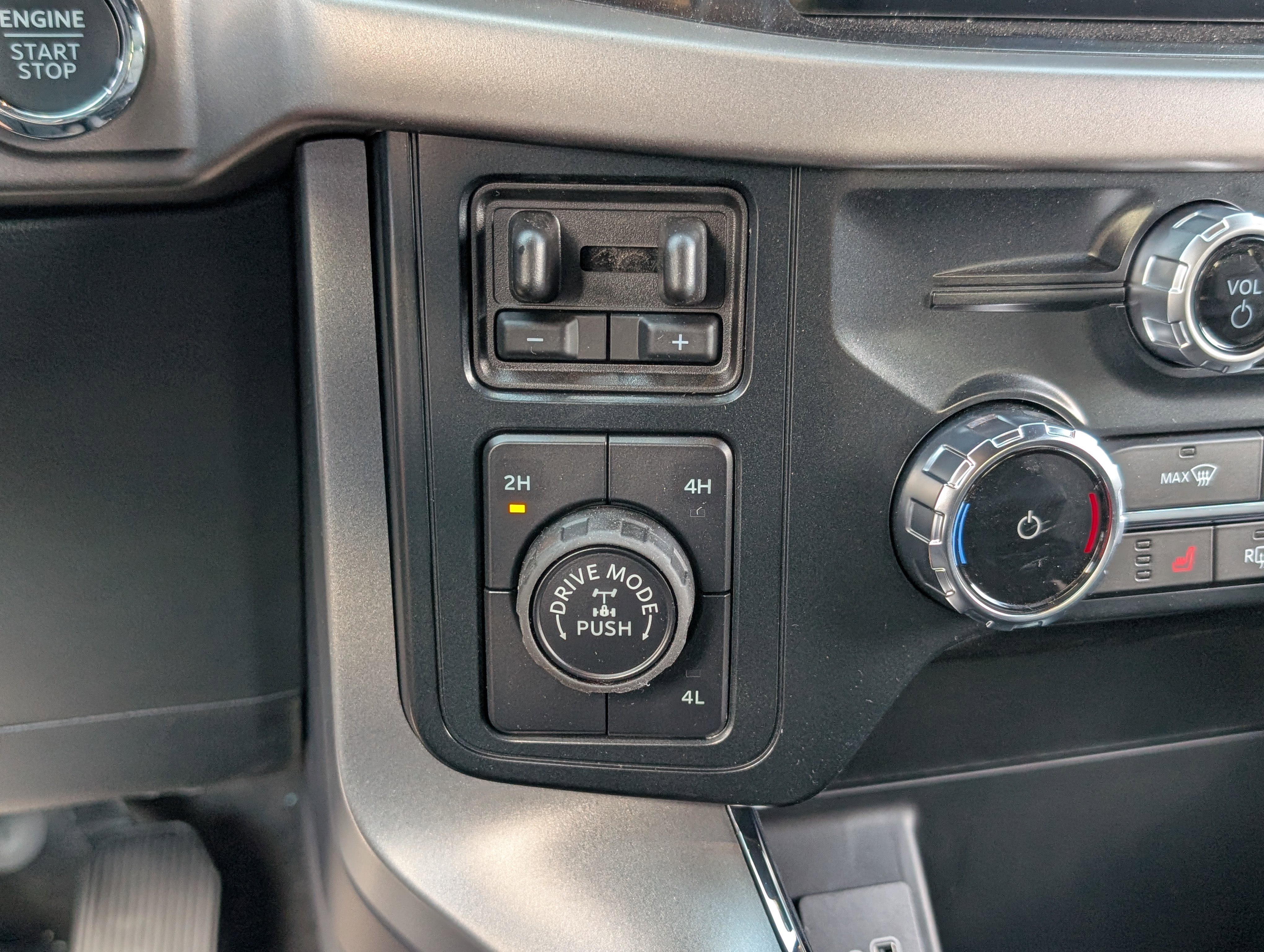 New 2025 Ford F150 XLT w/ Equipment Group 302A MID image 22