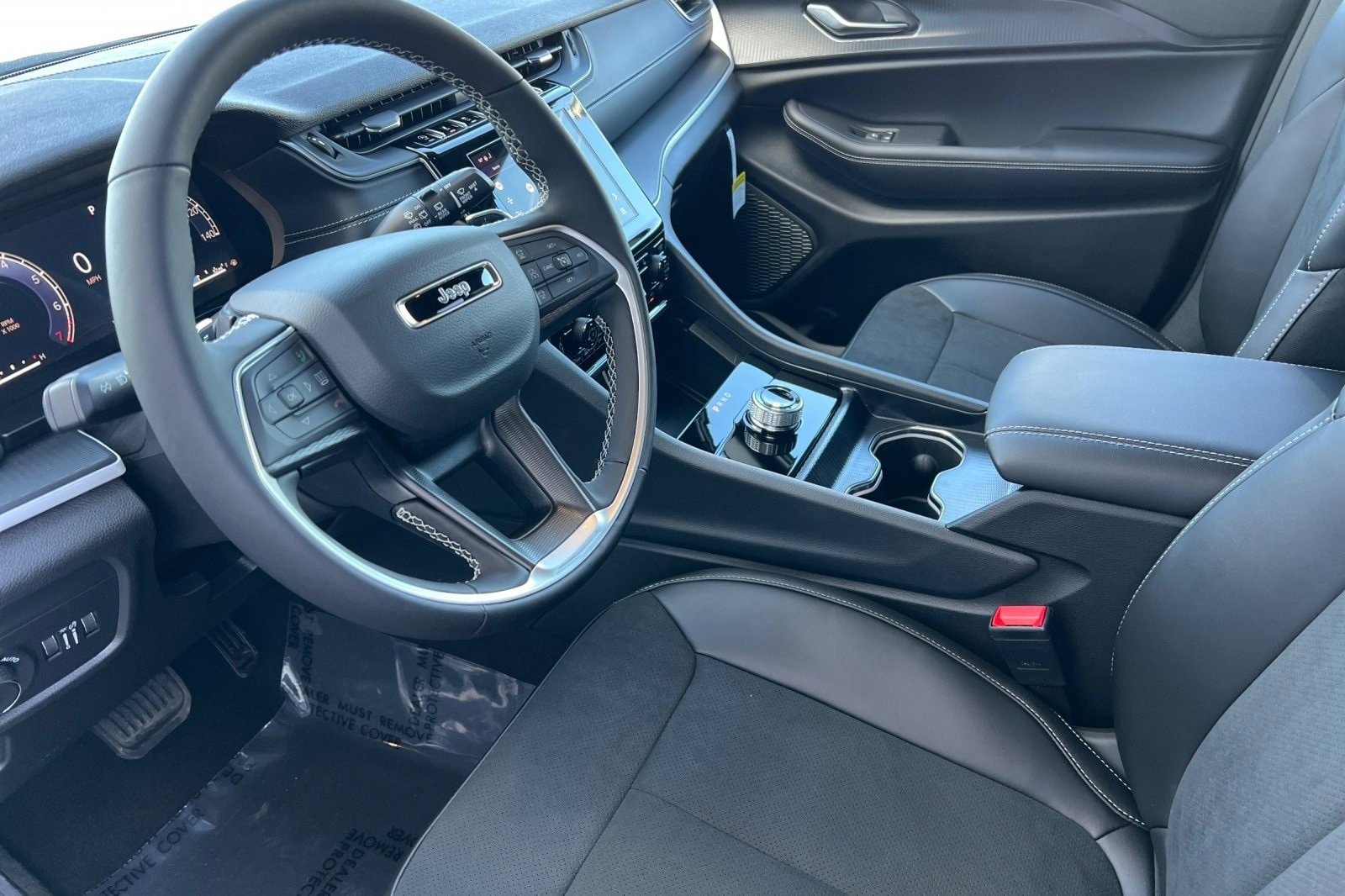 New 2025 Jeep Grand Cherokee L Laredo image 10