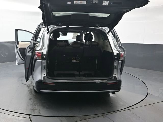 Certified 2023 Toyota Sienna Platinum image 58