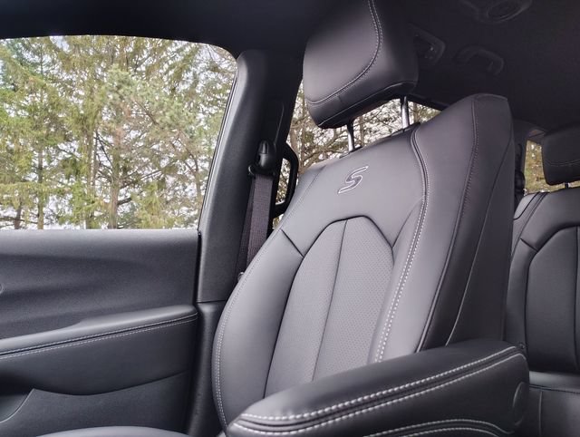 New 2026 Chrysler Pacifica Select FWD image 25