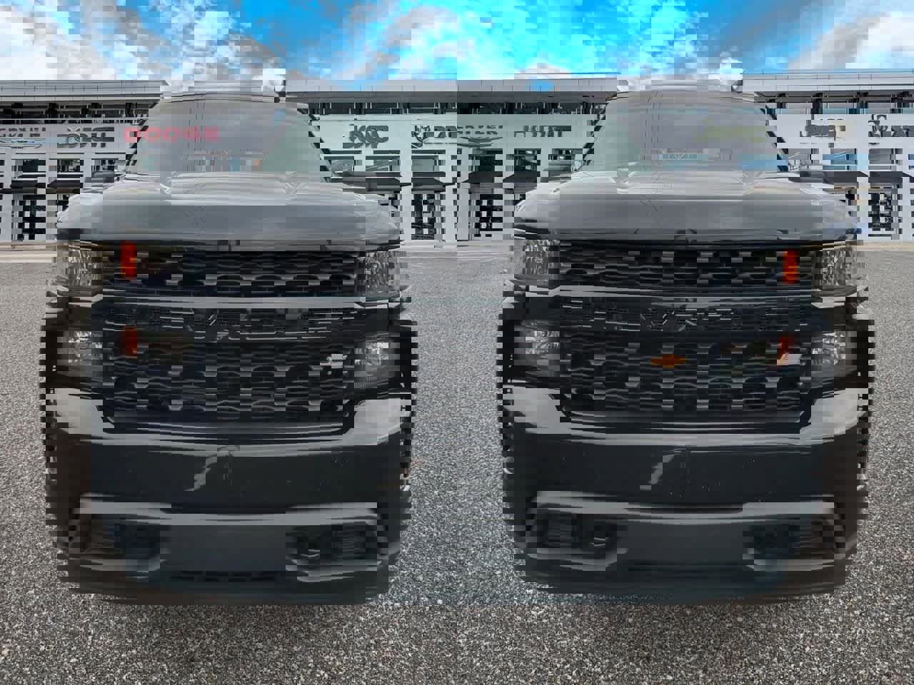 Used 2022 Chevrolet Silverado 1500 Custom image 3