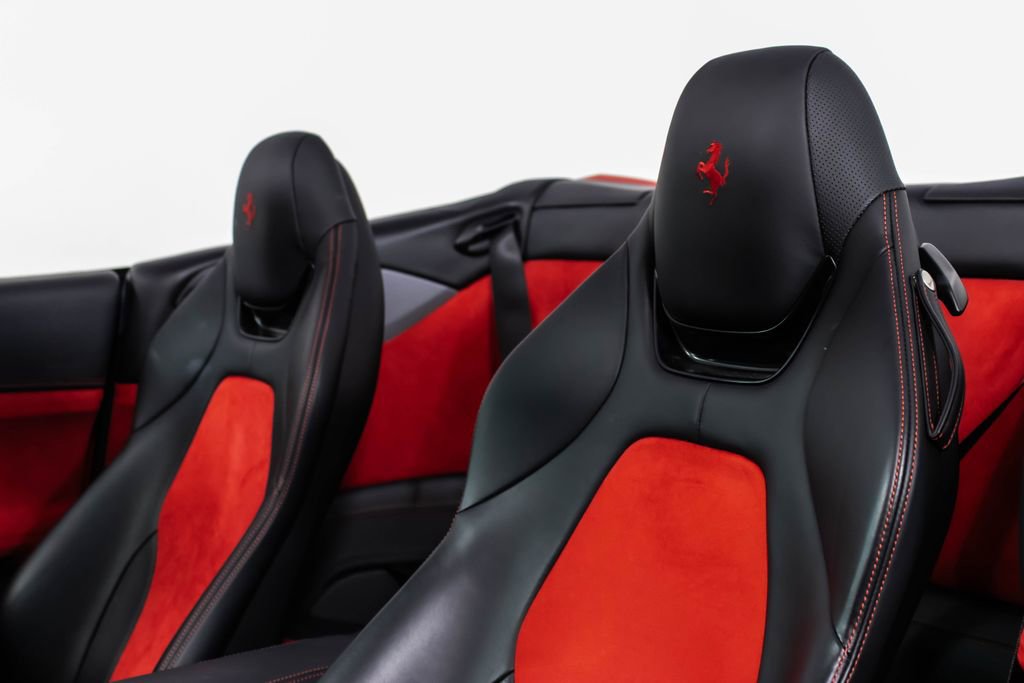 Used 2019 Ferrari Portofino RWD image 44