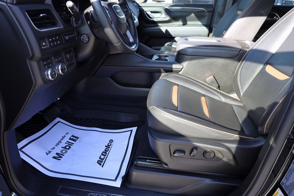 Used 2023 GMC Yukon AT4 w/ AT4 Premium Plus Package AWD/4WD image 11