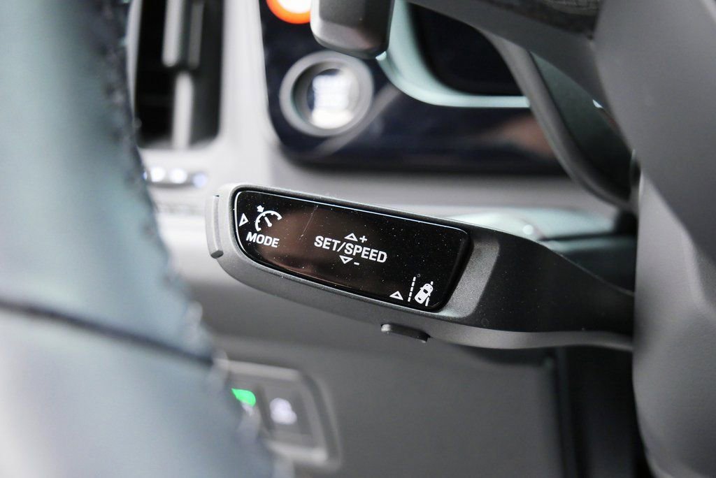 Used 2025 Porsche Cayenne GTS image 29